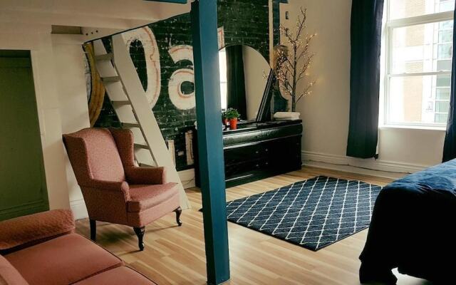 Wander - Downtown London