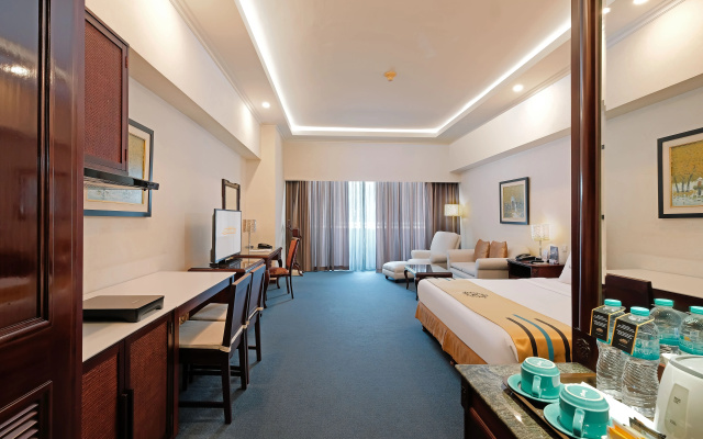 Sunlake Waterfront Resort and Convention