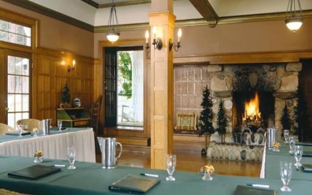 Wawona Hotel