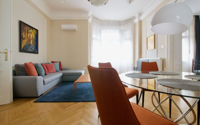 Standard Apartment by Hi5 - Kecskemeti street suite