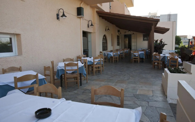 Albatross Hotel