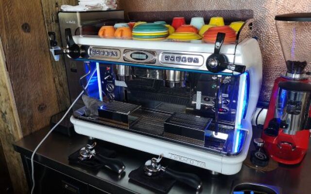 Serene Brit Boutique Hotel Fuxian Lake