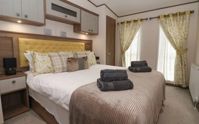 Whispering Willows 2-bed Lodge in Scarborough