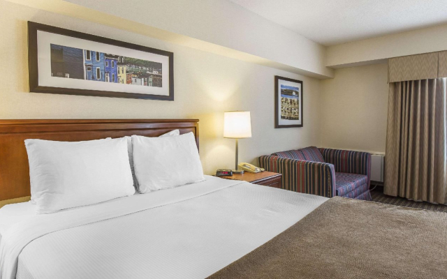 DoubleTree by Hilton St. John's Harbourview