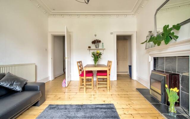 Victorian Apartment in Lively Marchmont