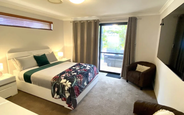 Baudins Bed & Breakfast - Adults Only