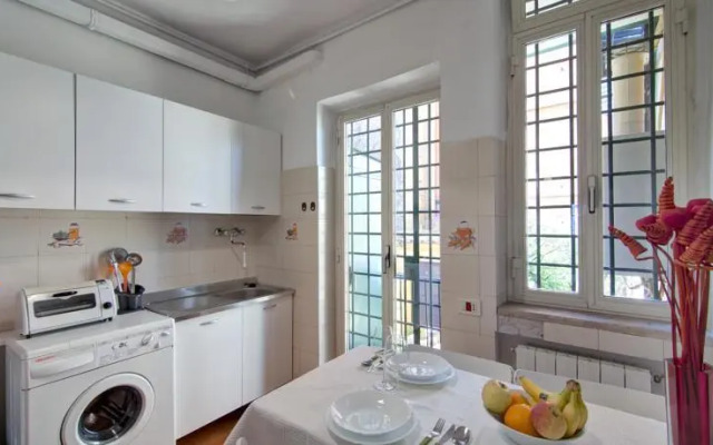 Borgo Pio Halldis Apartments