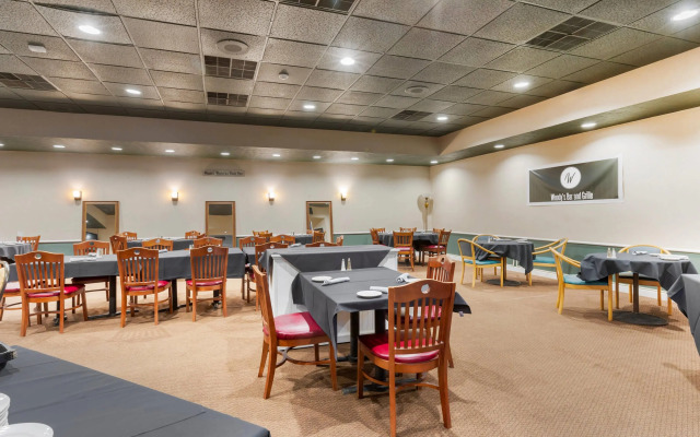 The Lux Hotel & Conference Center, an Ascend Collection Hotel