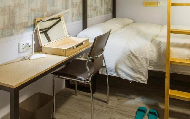 Houze Hostel