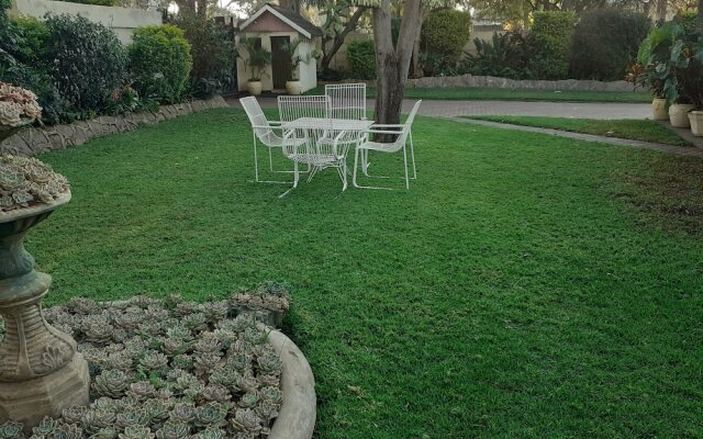 Beautiful 2-bedroomed Guest Cottage in Harare