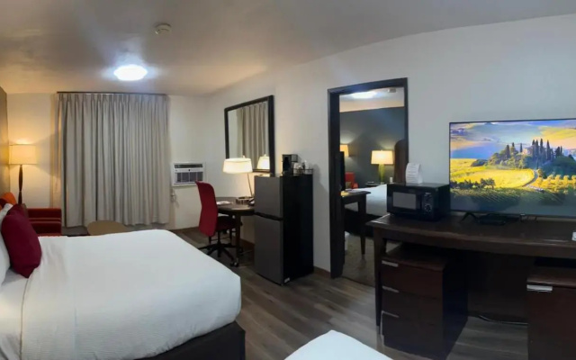 Alliance Hotel & Suites, a Howard Johnson by Wyndham