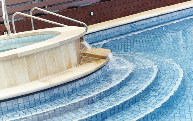 Whitecliffs Beach Resort