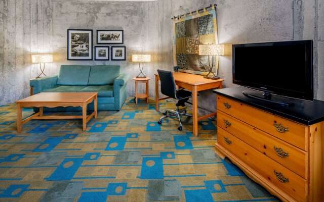 La Quinta Inn & Suites by Wyndham Irvine Spectrum
