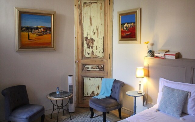 Une Chambre en Ville