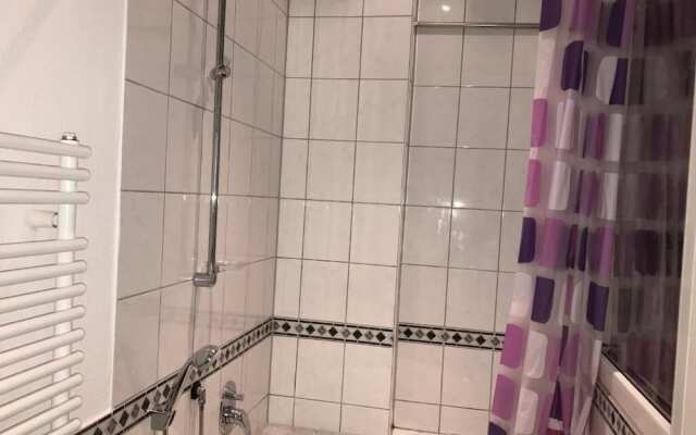 A&S Hostel Bonnerstr. 64