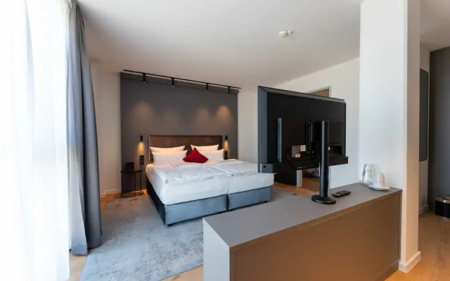 Frames Hotel GmbH