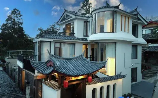 Qianshan Viewing Homestay (Lijiang Dashuiche)