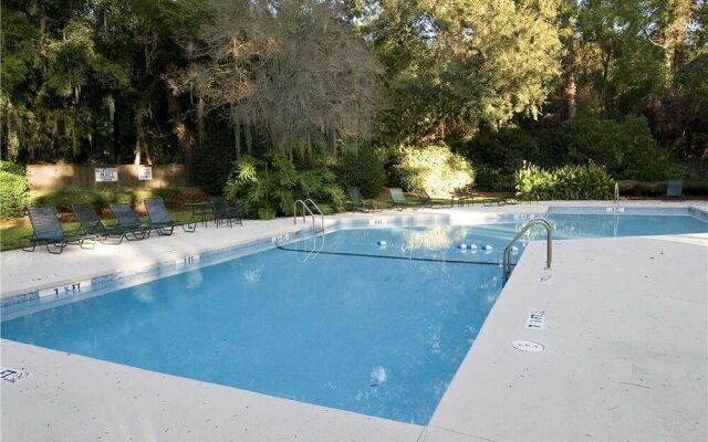 Lake Forest 3316 by RedAwning