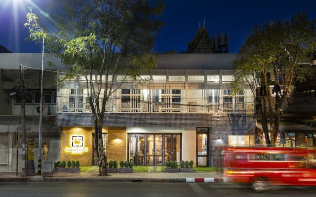KhunLuang Hostel - Adults Only