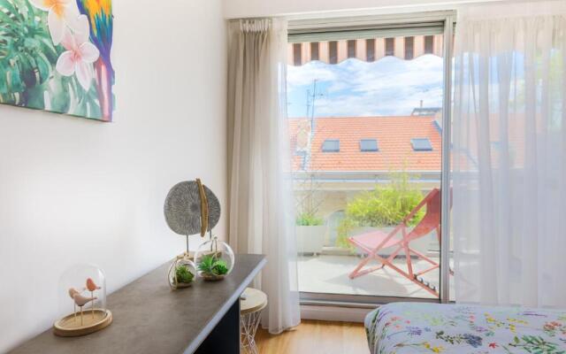 LE FRANCIA II AP4197 By RIVIERA HOLIDAY HOMES