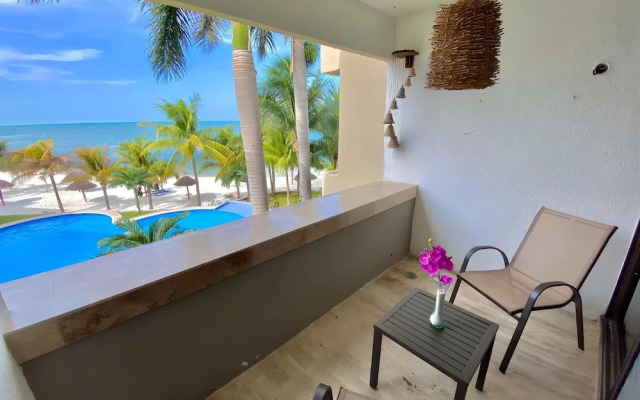 Beachfront and Ocean View Apartment