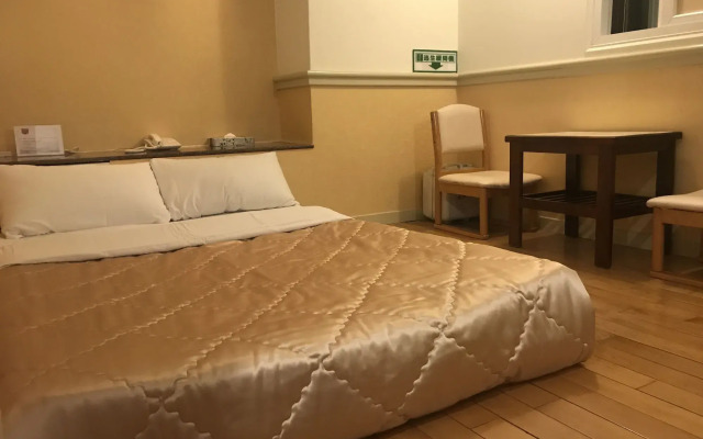 Good Hotel