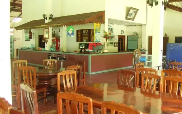 CAPITAL O1142 Laemkum Beach Resort