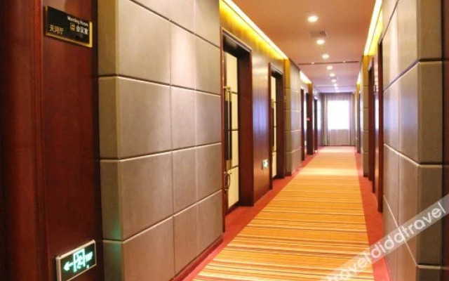 Yichang Guomao Hotel