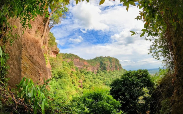 Isan Golf & Adventure Hotel