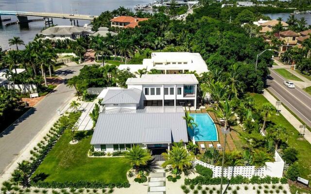 Lido Key Retreat by SKLRP
