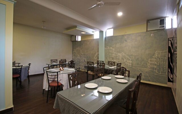 OYO 8704 Hotel Good Care
