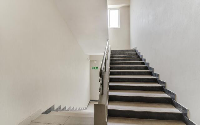 OYO 79135 Spg Hotel