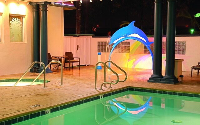 Peacock Suites