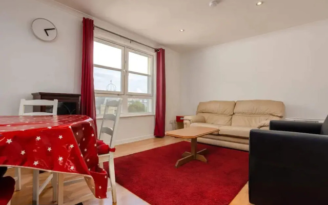 Stylish 2 Bedroom Apartment Near the City Centre