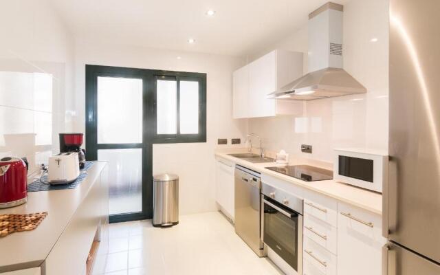 2207-Modern apt with terrace and amazing seaview