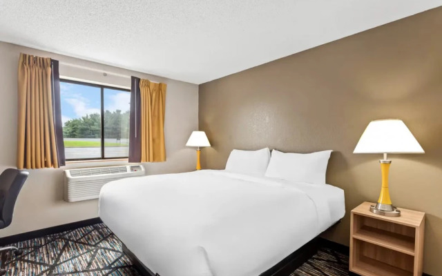 Quality Inn & Suites Howe - Sturgis