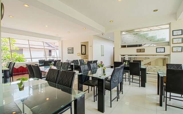 Altara Rooms