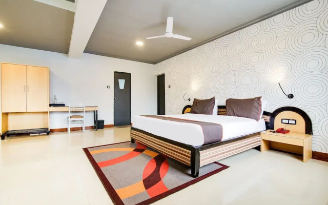 Collection O 30093 Hotel Om Shiv