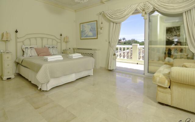 20001 - Exquisite Villa 50M To Beach