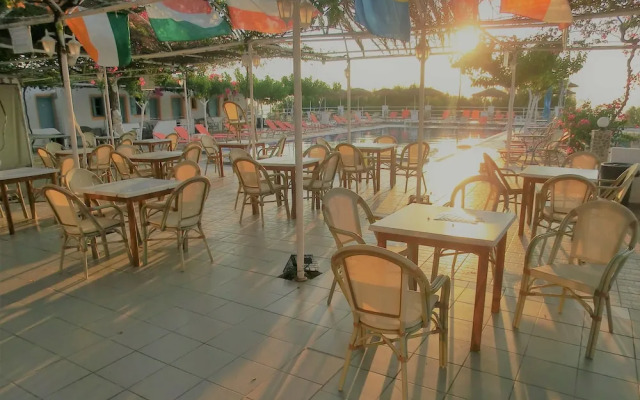 Santorini Camping/Rooms