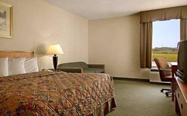 Ramada Tulsa Airport East