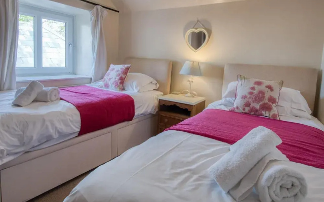 Bullcroft - 6 Bedroom House - Oxwich