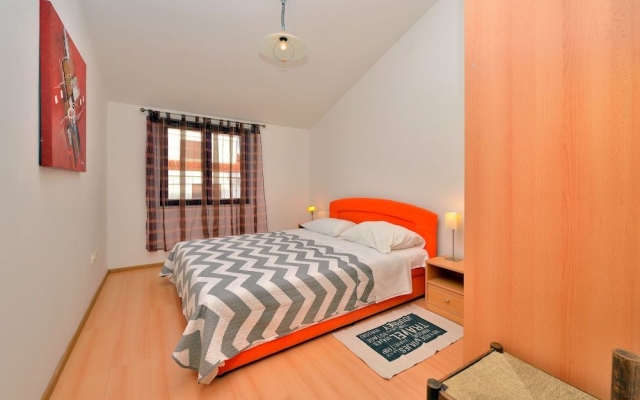 Ina Apartments