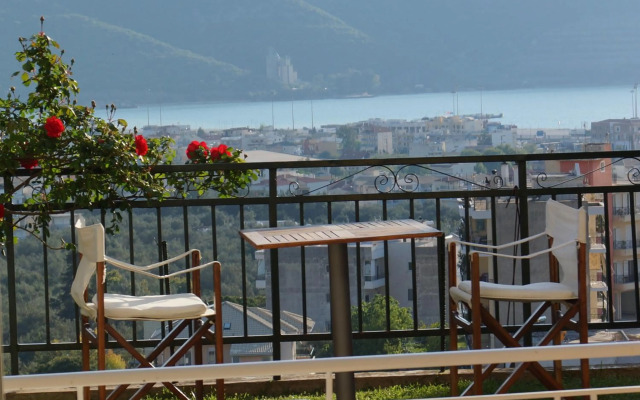 Τhe Sunny Apartments