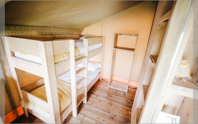 Remarkable 2-bed Safari Lodge in Llanidloes
