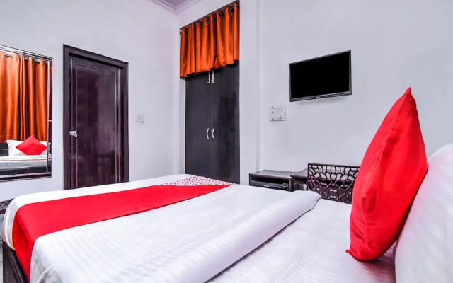 OYO 22321 Nitin Palace Guest House