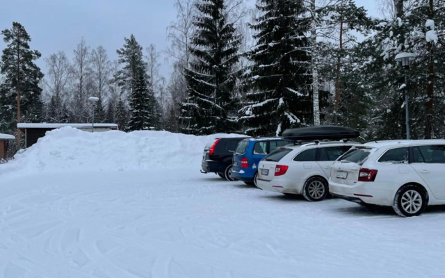 Дом у спа-центра и озера