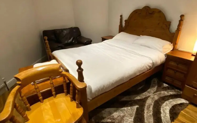 Charming 3-bed Apartment in London
