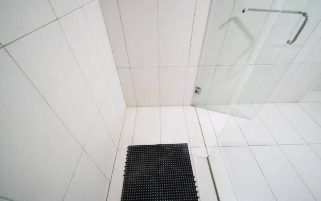 Spacious 2Br At The Via And The Vue Apartment Surabaya