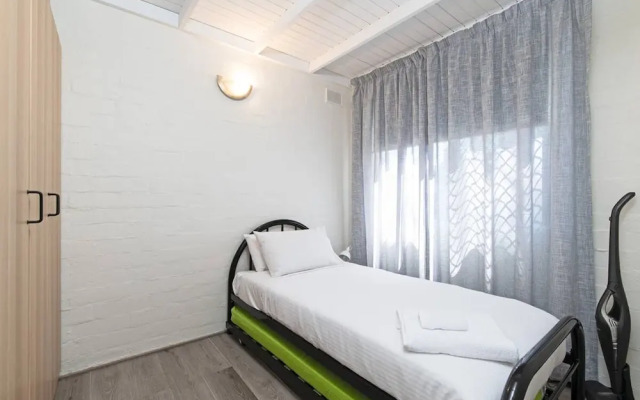 Glenelg Getaway in Glenelg North